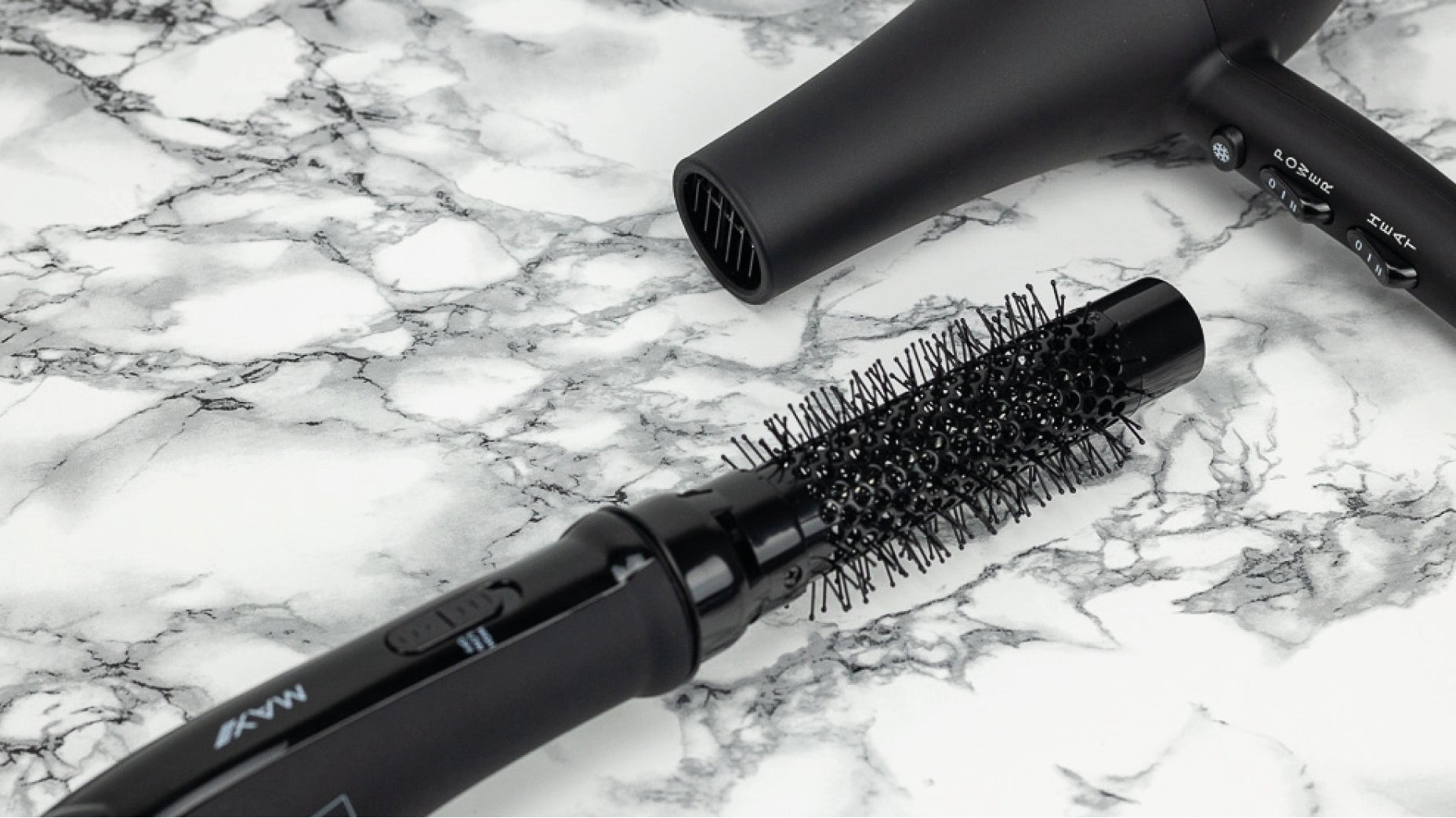 HOE MAAK JE JE HAAR STYLING TOOLS SCHOON? - Max Pro x MOHI